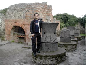 Pompei - Anh at the bakery.